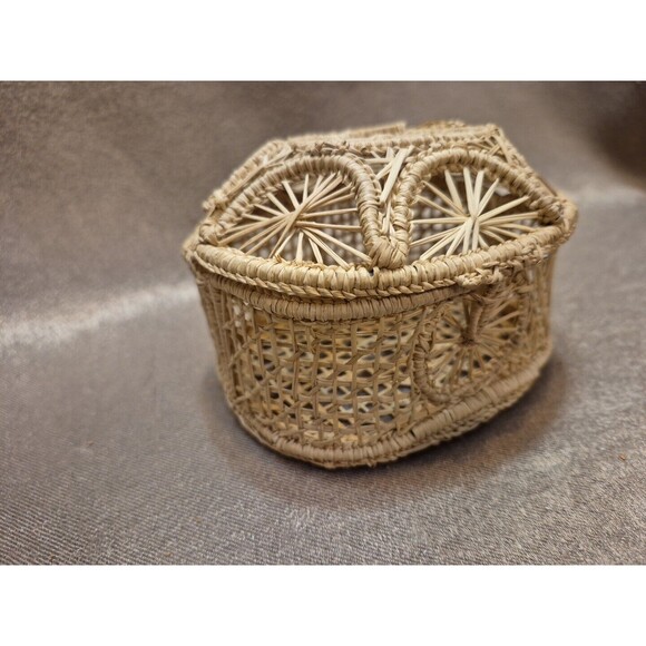 Vintage Folk Art Boho Small Woven Treasure Trinket Box Sweet Grass & Wire - Picture 5 of 16